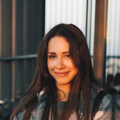 Nina Brouwer, tester elektronica bij Het Oordeel